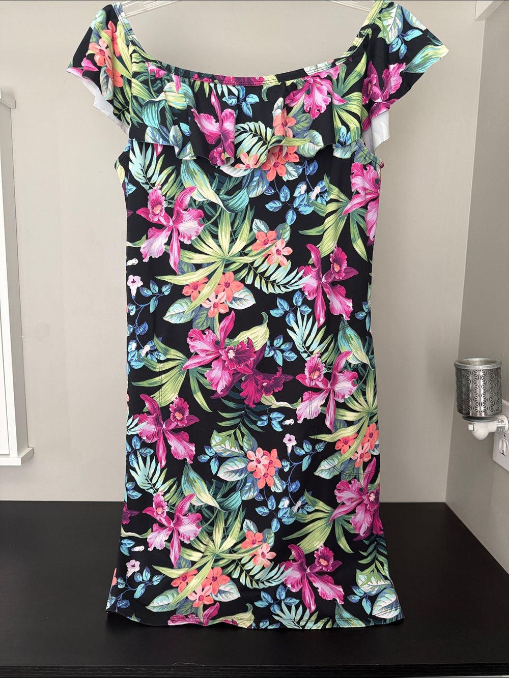 Tommy Bahama “Tropical Calling”Floral Spa Resort Dress.